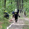 Gemeinsame Großübung der Landkreise Oberhavel und Barnim: Feuerwehrleute üben im Wald.